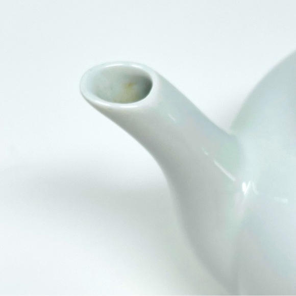 Tea Pot Classic French White Small Steam Hole in Lid 6” H Excellent Condition - Picture 4 of 10